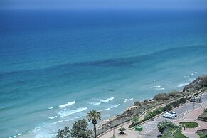 Netanya Panoramic Sea-View 4BR Apartment