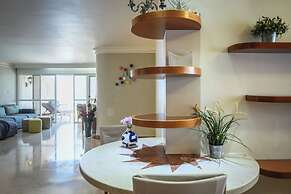 Netanya Panoramic Sea-View 4BR Apartment