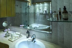 Netanya Panoramic Sea-View 4BR Apartment