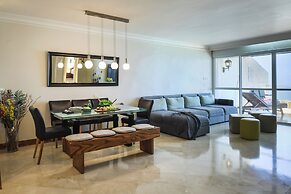 Netanya Panoramic Sea-View 4BR Apartment