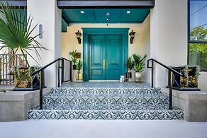 Historic B&B in Heart of ATX - 3 Suites Sleeps 10
