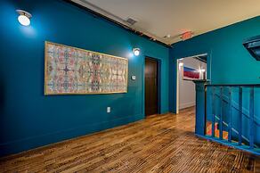 Historic B&B in Heart of ATX - 3 Suites Sleeps 10