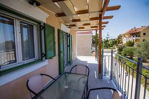 Villa Elpida at Minies