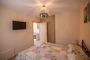 Villa Elpida at Minies