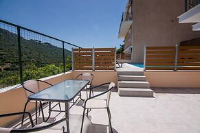 Villa Elpida at Minies