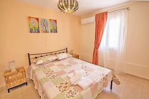 Villa Elpida at Minies