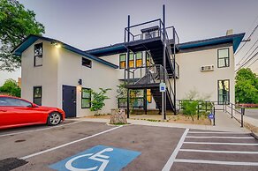 7 Private Suites Sleeps 25 Walkable to DT!