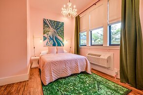 7 Private Suites Sleeps 25 Walkable to DT!