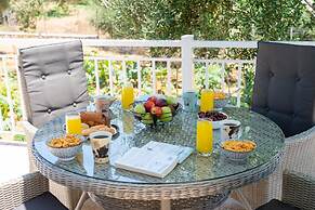 Dendra Apartments at Skala