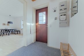 Downtown / Newly Renovated 2 Bedroom Apartment