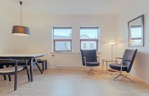 Downtown / Newly Renovated 2 Bedroom Apartment