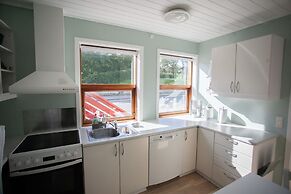 Downtown / Newly Renovated 2 Bedroom Apartment