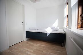 Downtown / Newly Renovated 2 Bedroom Apartment