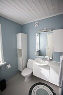 Downtown / Newly Renovated 2 Bedroom Apartment