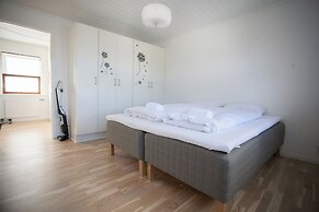 Downtown / Newly Renovated 2 Bedroom Apartment