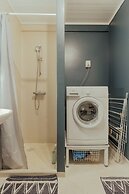 Downtown / Newly Renovated 2 Bedroom Apartment