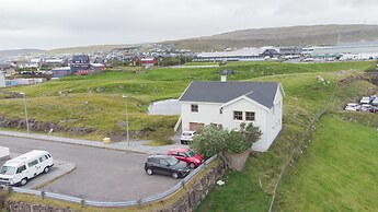 4 Br House / Capital / Cheerful /Nature