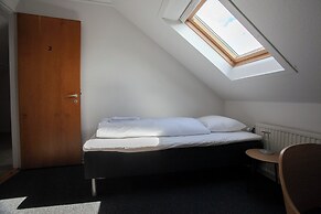 The Bird / Guesthouse / 10 Min Walk Downtown