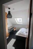 The Bird / Guesthouse / 10 Min Walk Downtown