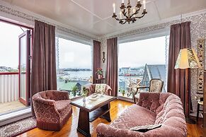 Downtown - Retro Decor - Stunning Views - Terrace