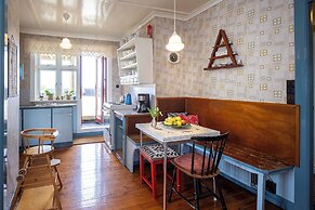 Downtown - Retro Decor - Stunning Views - Terrace