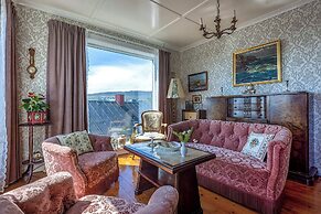 Downtown - Retro Decor - Stunning Views - Terrace