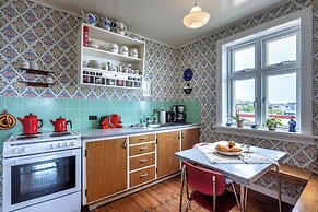 Downtown - Retro Decor - Stunning Views - Terrace