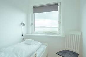 Sea View Apt / Central / Spacious / Free Parking