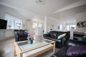 Downtown Tórshavn - Large 3 Bedroom Apartment