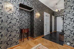 Mickiewicza Apartment Cracow by Renters
