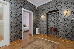 Mickiewicza Apartment Cracow by Renters