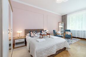 Mickiewicza Apartment Cracow by Renters