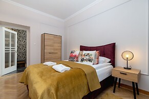 Mickiewicza Apartment Cracow by Renters