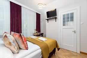 Mickiewicza Apartment Cracow by Renters