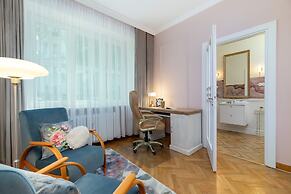 Mickiewicza Apartment Cracow by Renters