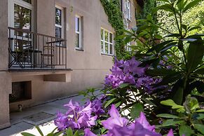 Mickiewicza Apartment Cracow by Renters