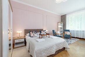 Mickiewicza Apartment Cracow by Renters