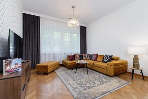 Mickiewicza Apartment Cracow by Renters