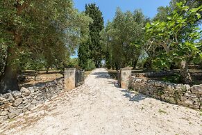 Trullo Kallist con Piscina by Wonderful Italy