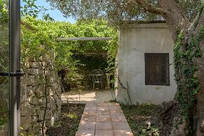 Trullo Kallist con Piscina by Wonderful Italy