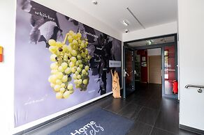 sHome Self-Check-in Hotel Graz