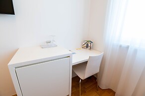 sHome Self-Check-in Hotel Graz