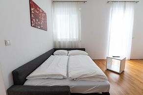 sHome Self-Check-in Hotel Graz