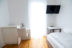 sHome Self-Check-in Hotel Graz