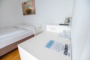 sHome Self-Check-in Hotel Graz