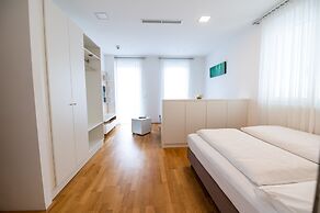 sHome Self-Check-in Hotel Graz