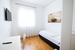 sHome Self-Check-in Hotel Graz