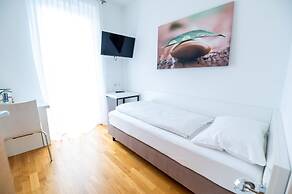 sHome Self-Check-in Hotel Graz
