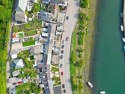 Foundry Cottage In Hayle Harbour