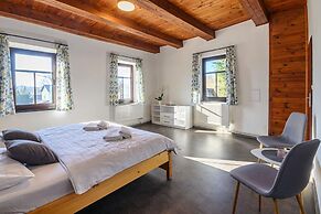 Luxe Villa in Bernartice Kkh045